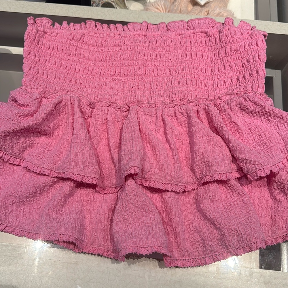Pink lace, mocked knit ruffled tube top